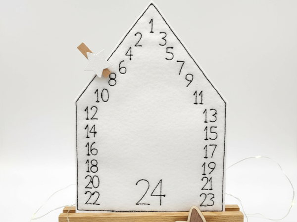 Blanko Adventskalenderhaus aus Filz - ITH-Stickdatei